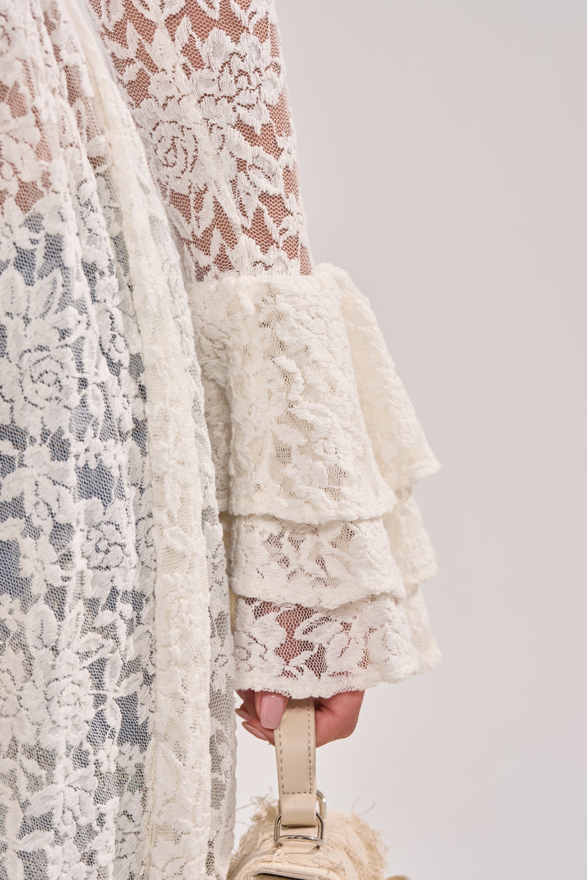 BELINHA LACE BLOUSE