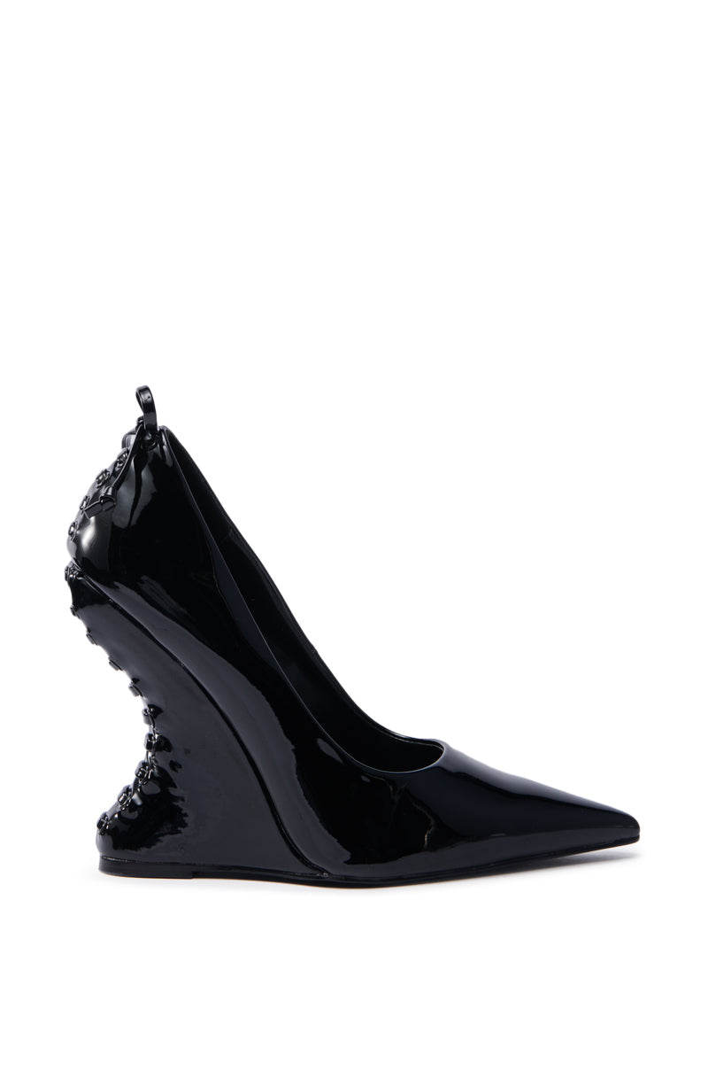AZALEA WANG KABIRA BLACK WEDGE PUMP