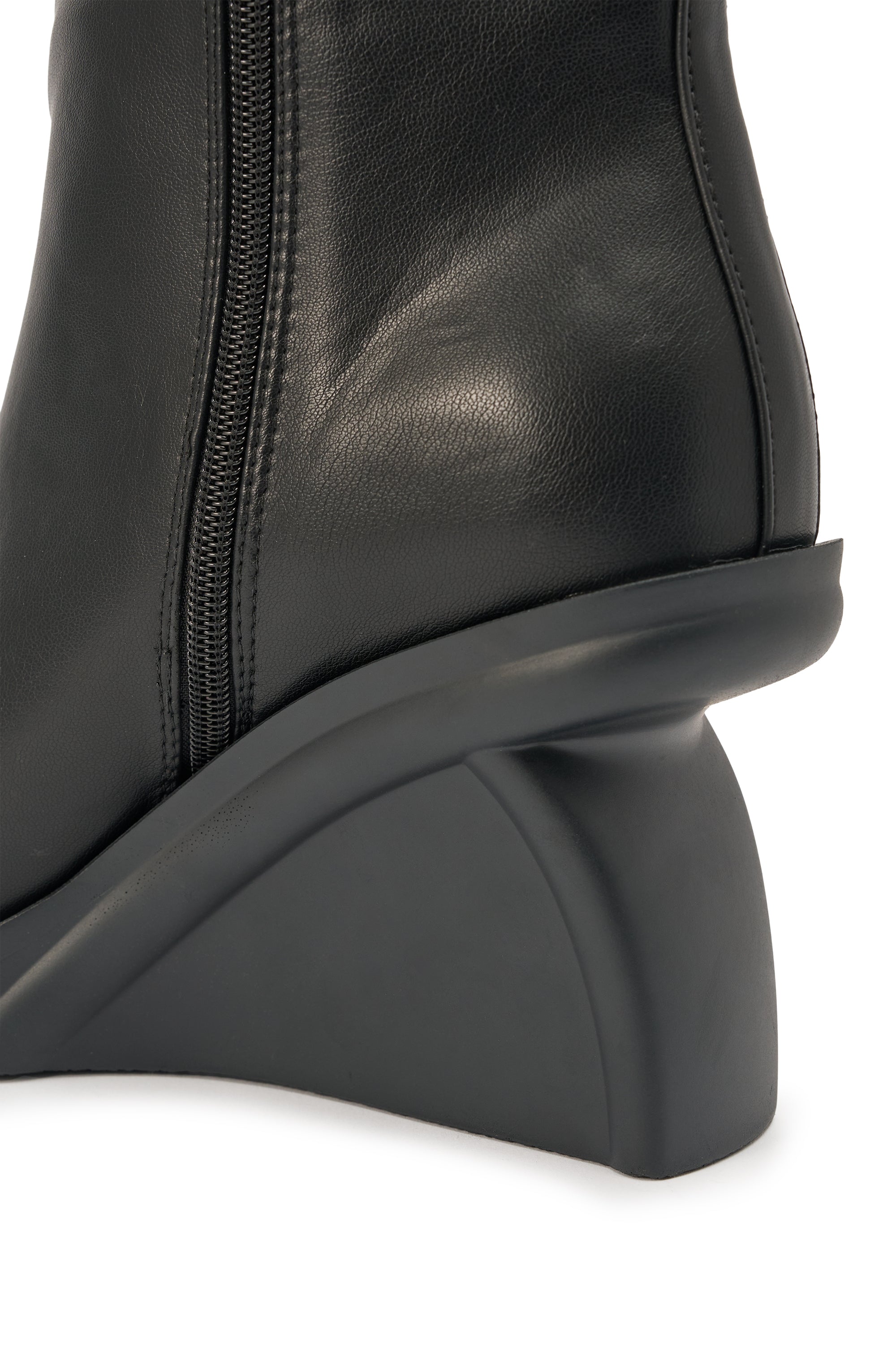 AZALEA WANG NOLIA BLACK NOVELTY WEDGE BOOTIE