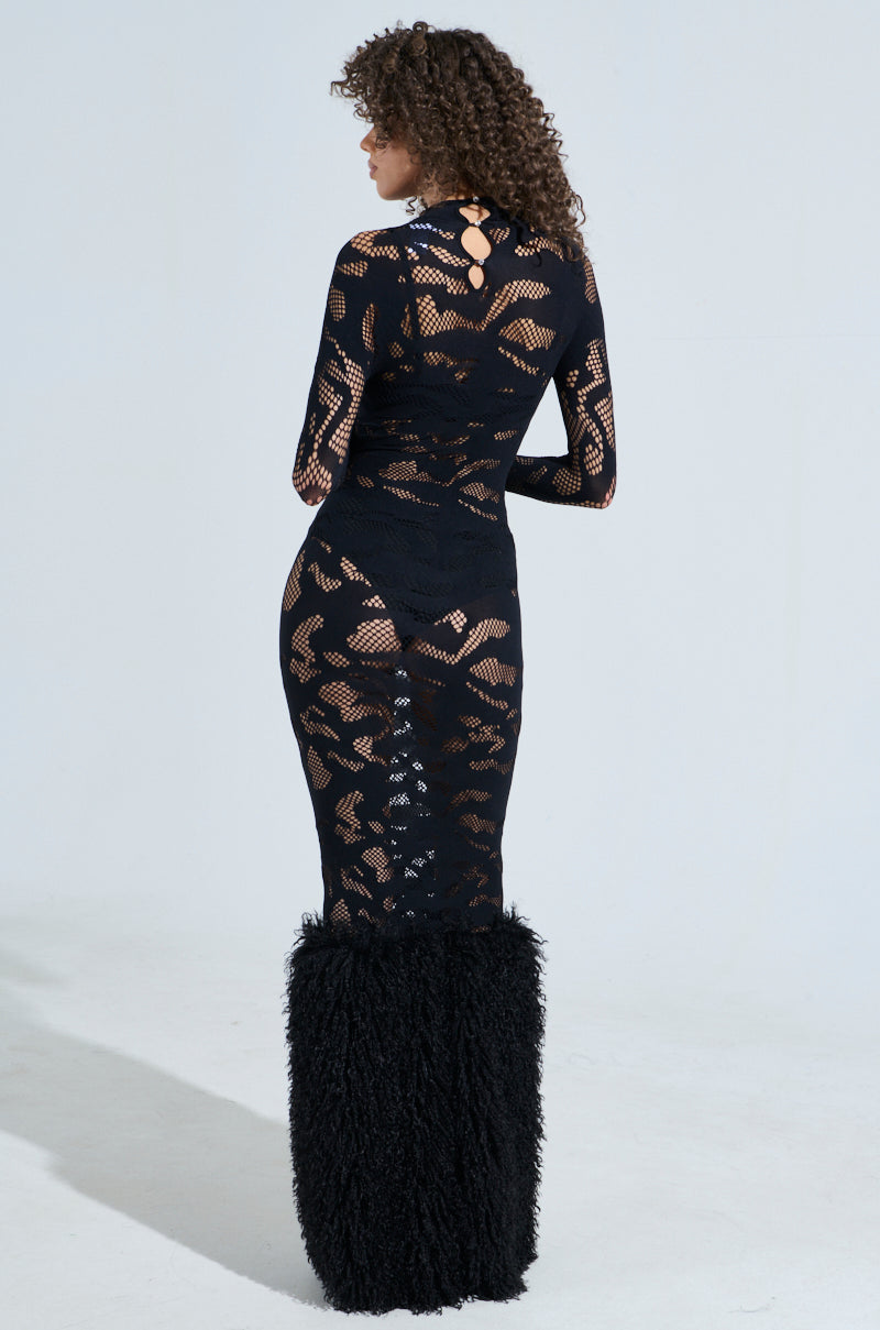 ALL EYES ON ME SEAMLESS MAXI DRESS WITH FUR