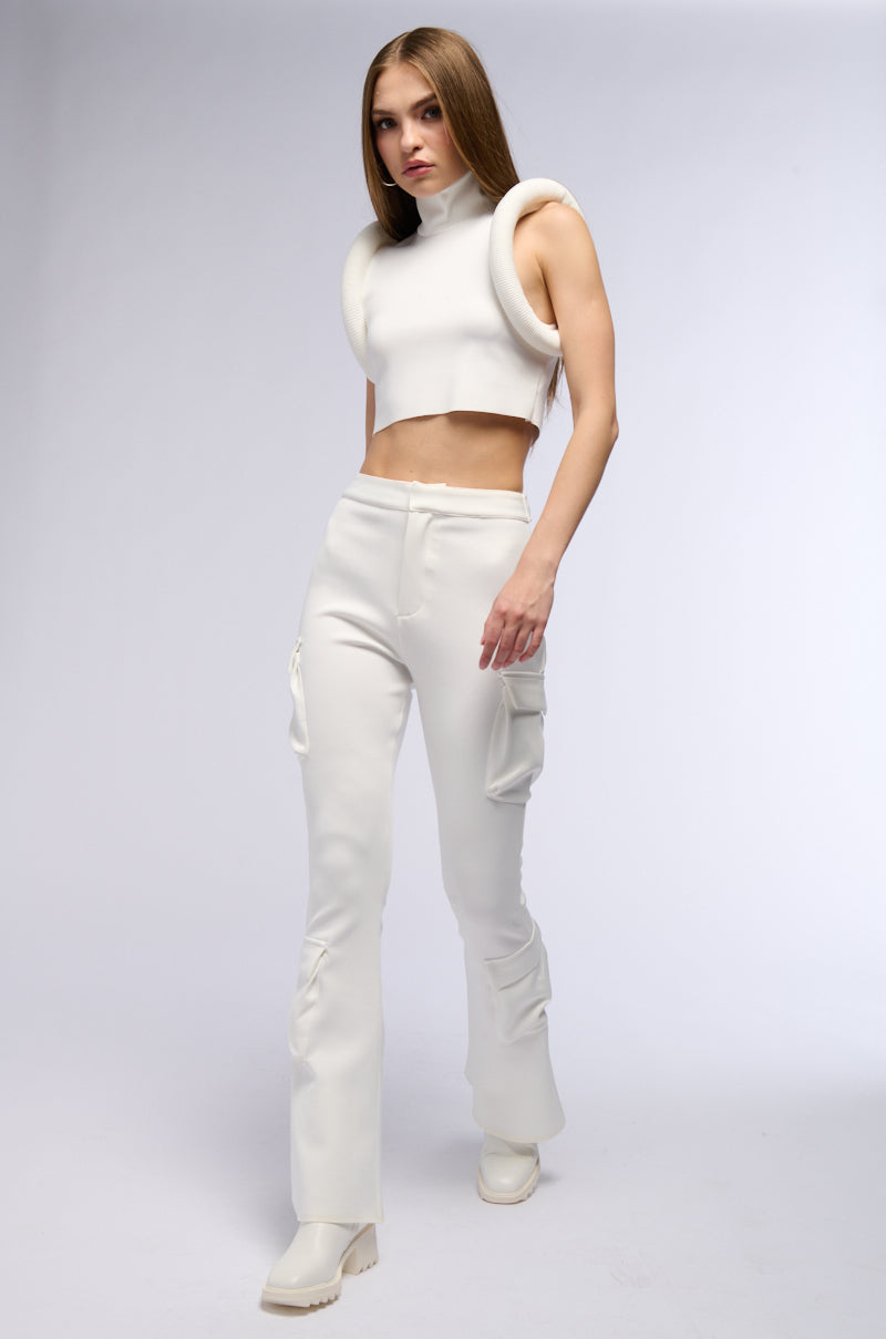 ALL ABOUT THE DETAILS TOP IN WHITE