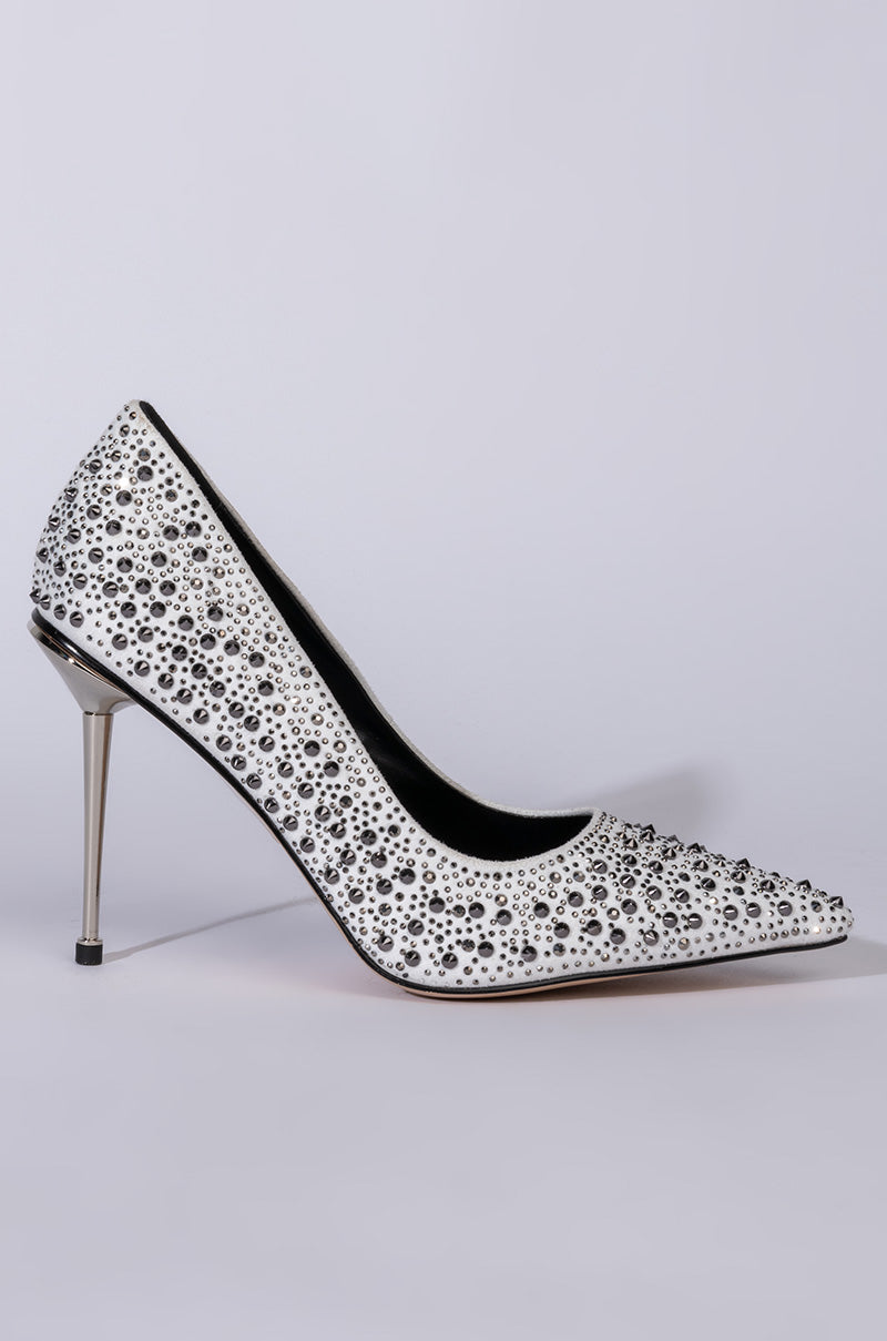 AZALEA WANG GLITCH IN THE SYSTEM STILETTO PUMP IN WHITE