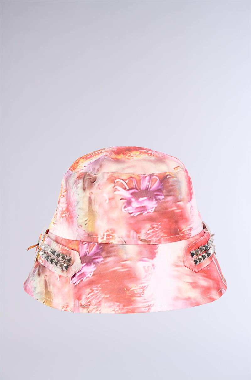 CRAZY LOVE BUCKET HAT